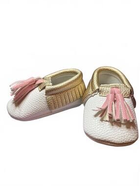 BNWOT Romirus Abbey Baby Moccasins Sz 1